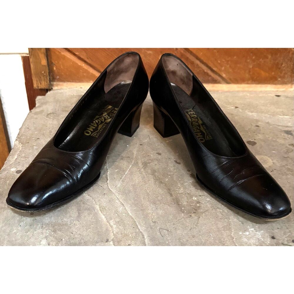 Salvatore Ferragamo Black Leather Square Toe Pumps Heels 8AA Made Italy